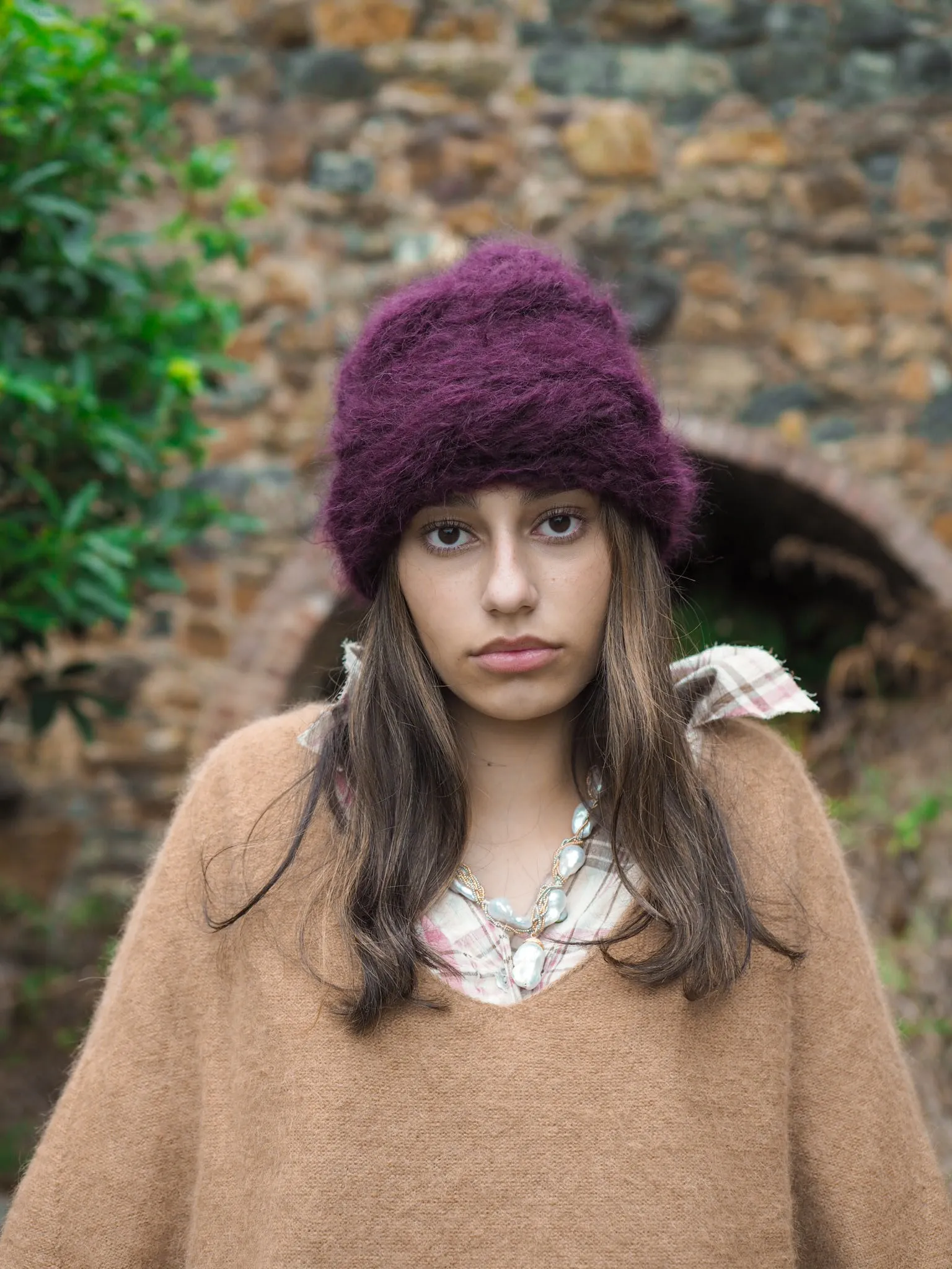 Light weight V-neck sweater (Alpaca) - Camel