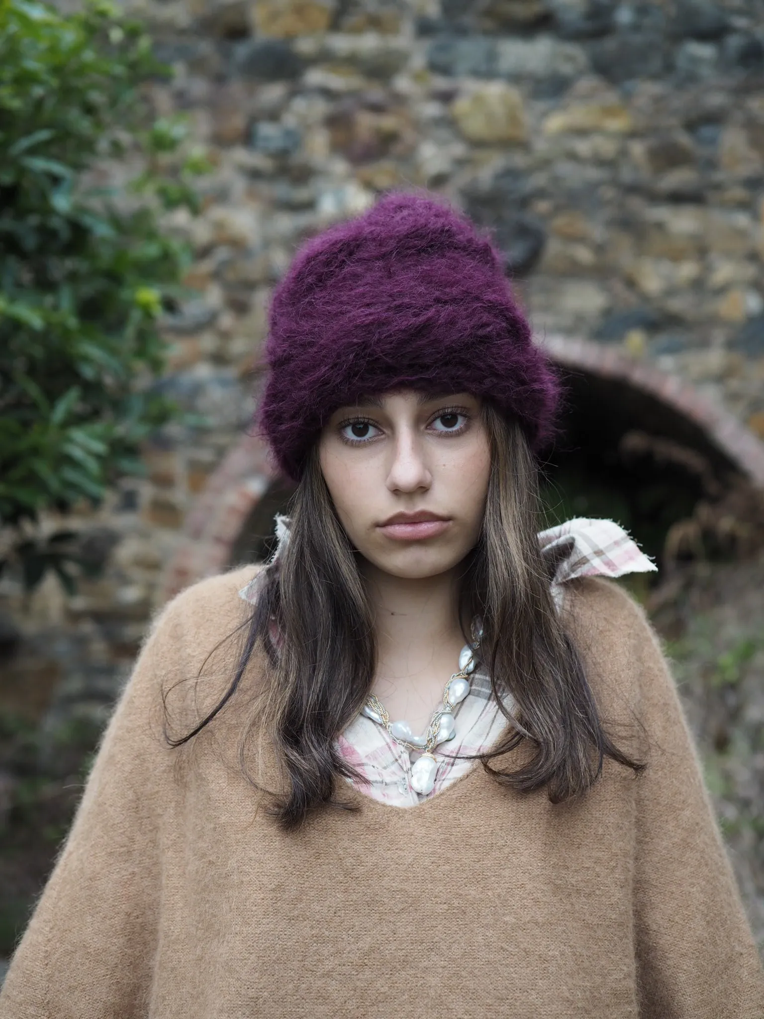 Light weight V-neck sweater (Alpaca) - Camel