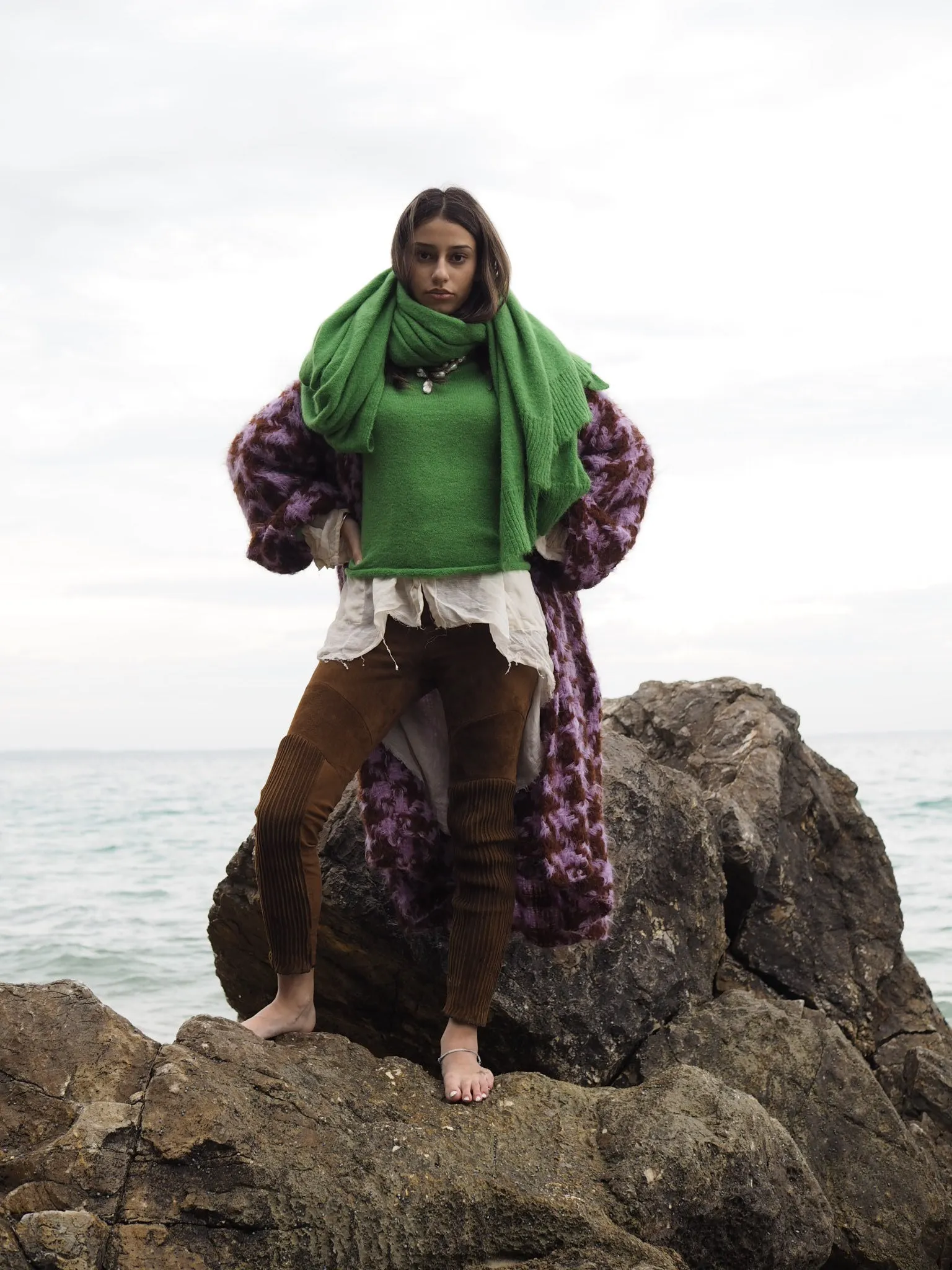 Light weight V-neck sweater (Alpaca) - Green